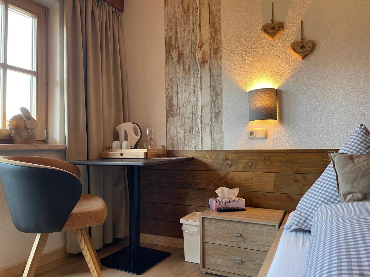 Haus Tirol Ehrwald Hotel Bagian luar foto