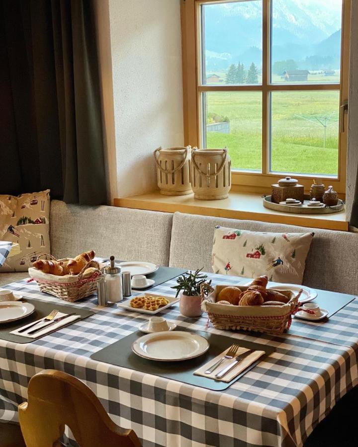 Haus Tirol Ehrwald Hotel Bagian luar foto