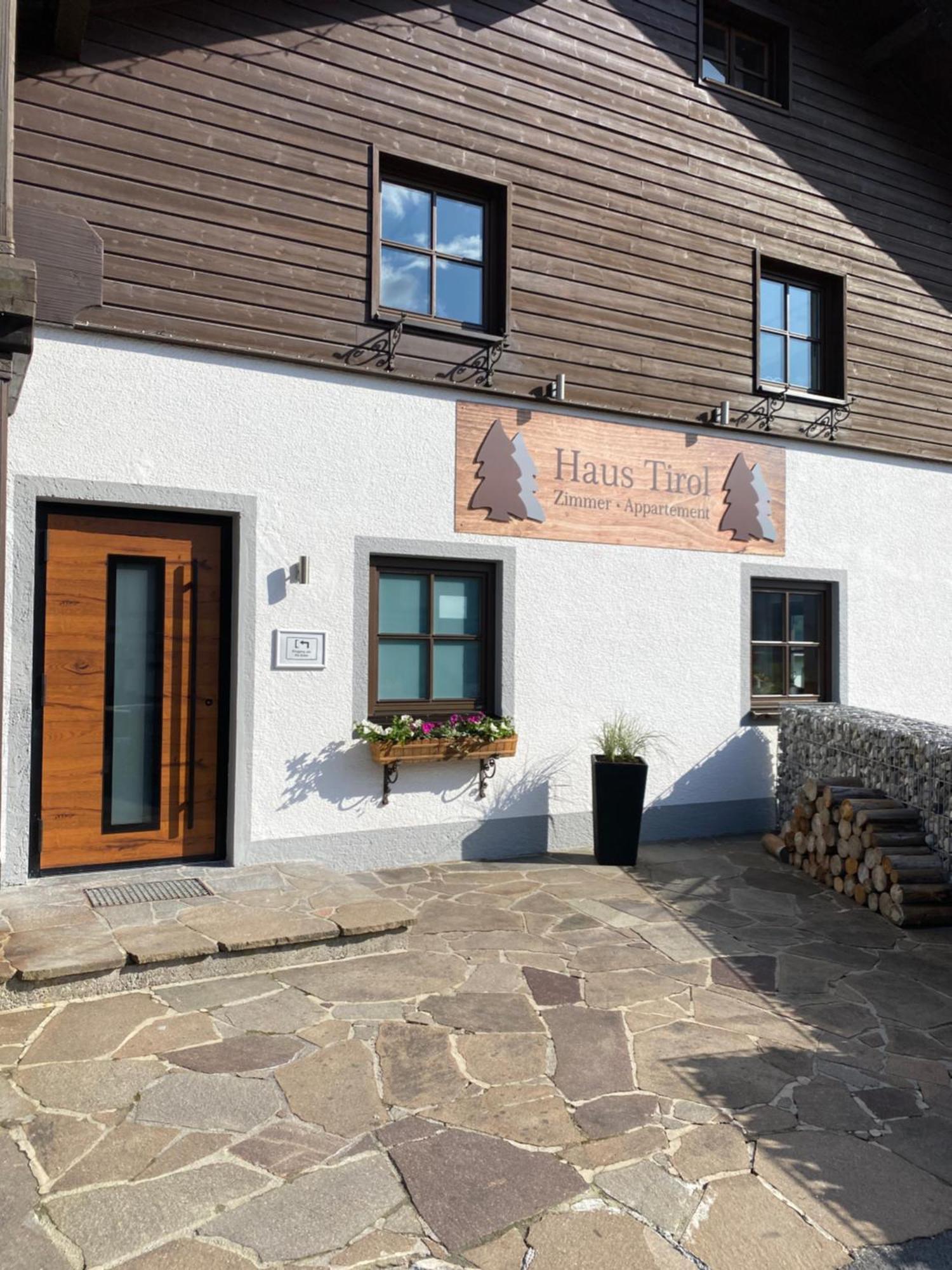 Haus Tirol Ehrwald Hotel Bagian luar foto