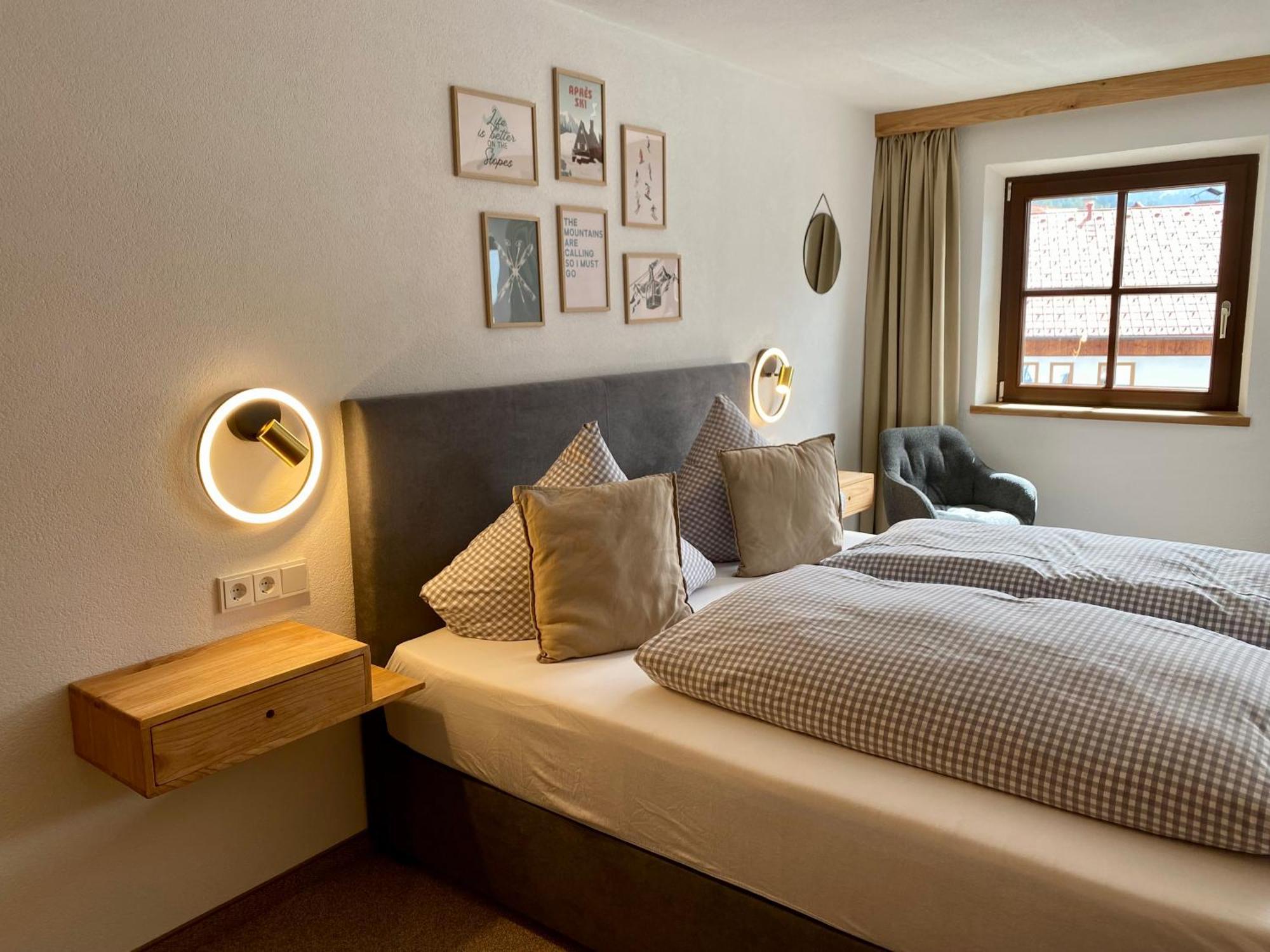 Haus Tirol Ehrwald Hotel Bagian luar foto
